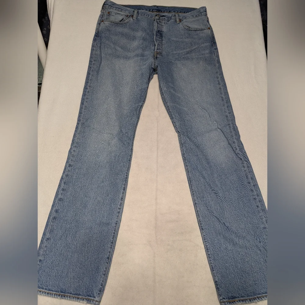 Levi's 501‎ Classic Straight Leg Light Blue Distressed Mens Jeans Size 36